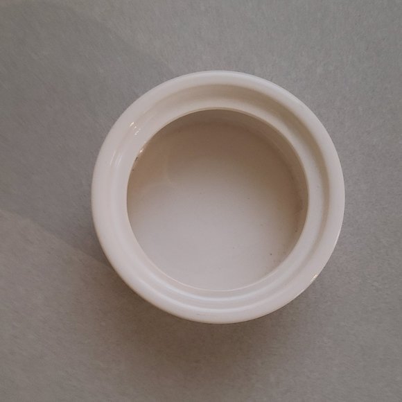 Small Lidded Trinket Pot by Westfield Art Pottery Branded The National Trust - Picture 3 of 10